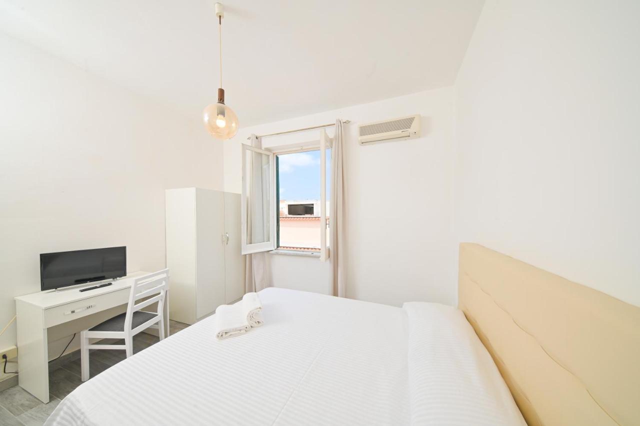 Villa Diana - Beach & Rooms Иския Екстериор снимка