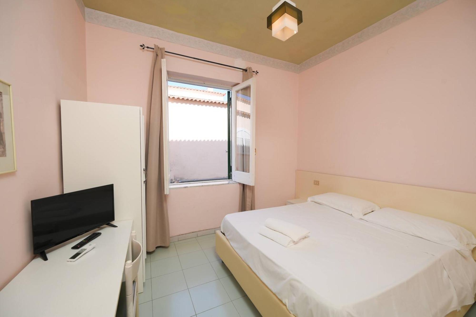 Villa Diana - Beach & Rooms Иския Екстериор снимка