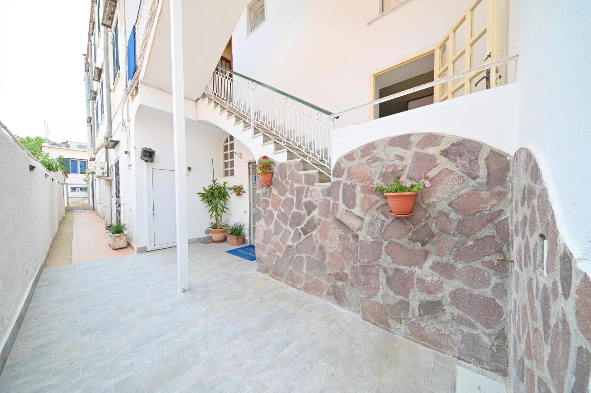 Villa Diana - Beach & Rooms Иския Екстериор снимка