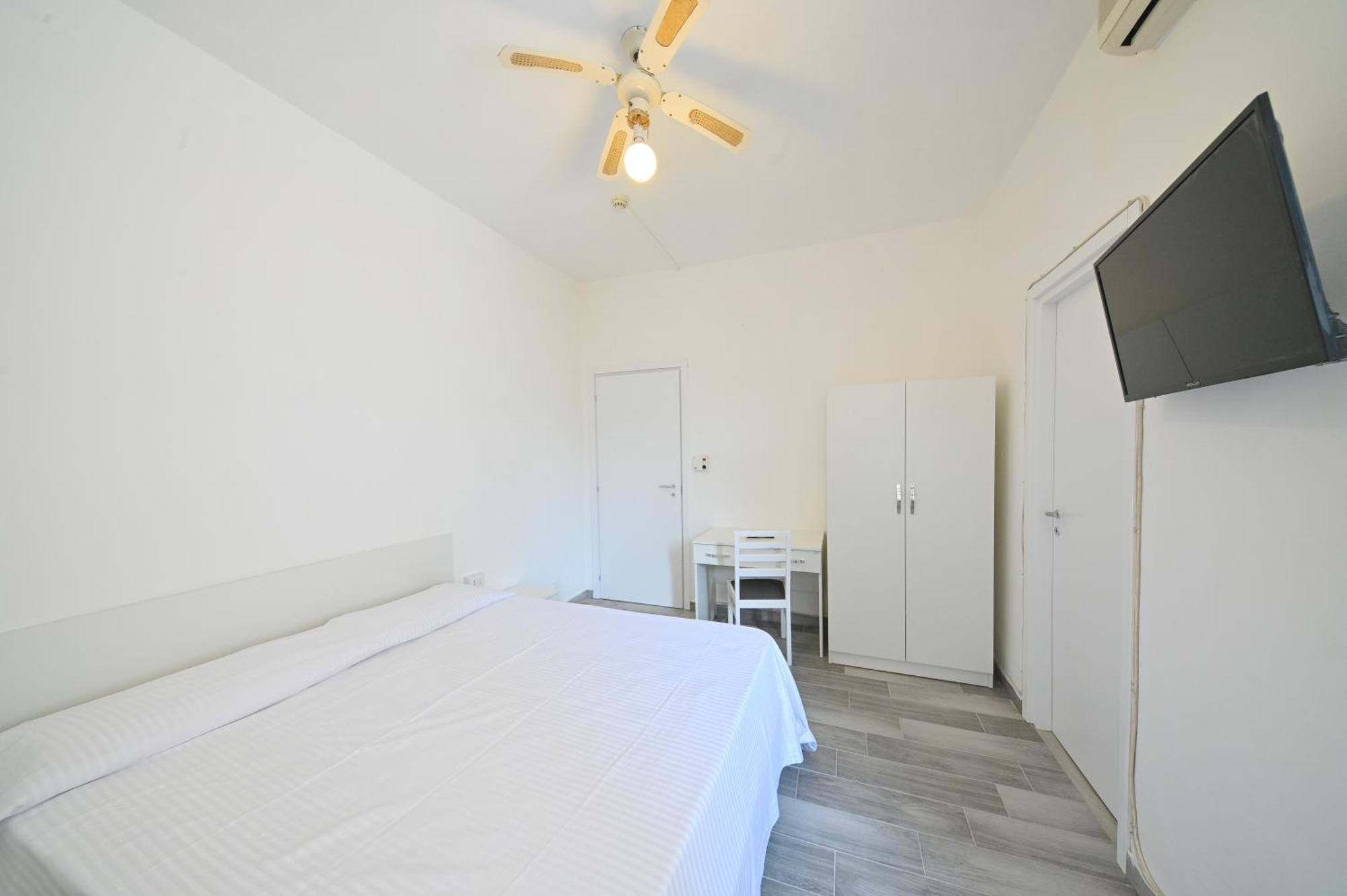 Villa Diana - Beach & Rooms Иския Екстериор снимка