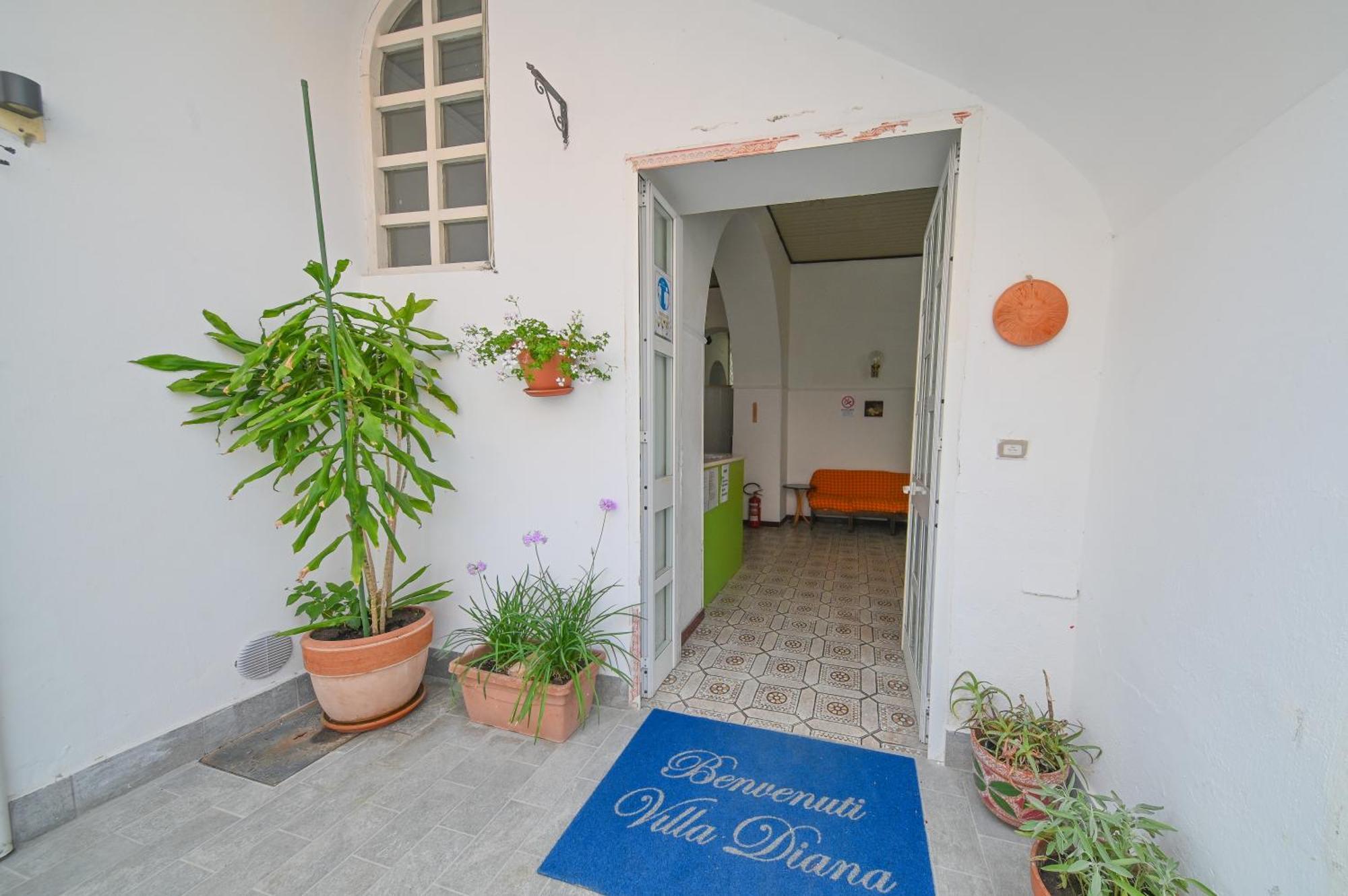 Villa Diana - Beach & Rooms Иския Екстериор снимка